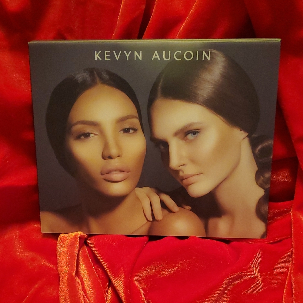 Kevyn Aucoin The Contour Book, Blush, Bronzer & Contour Palette - Vol. 2